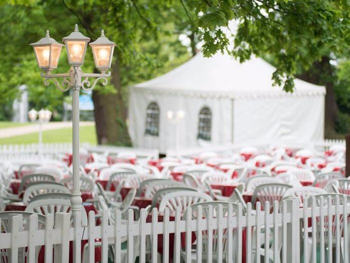 Biergarten auf dem Wiesbadener Reitturnier